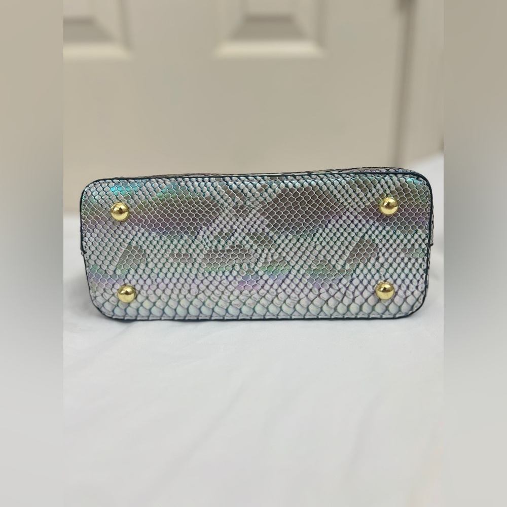 Silver Iridescent Satchel - Picture 9 of 11
